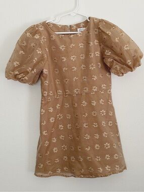 Gianni Bini Girls' Tan Puff Sleeve Top with White Floral Embroidery